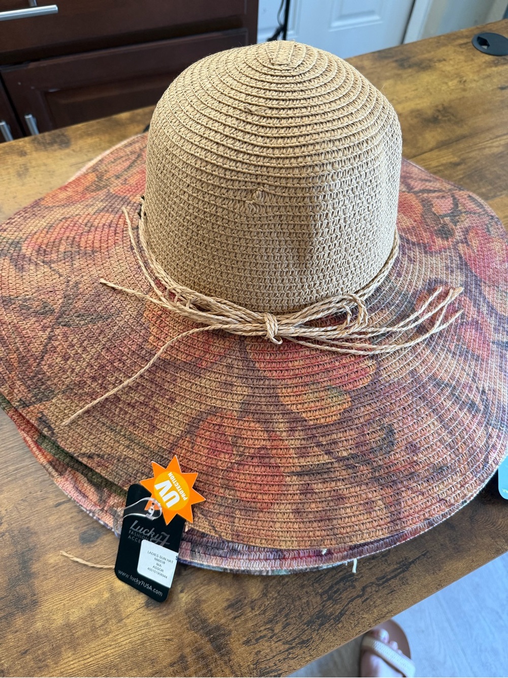 Women’s Beach Hats Bundle of 8 - Picture 8 of 8